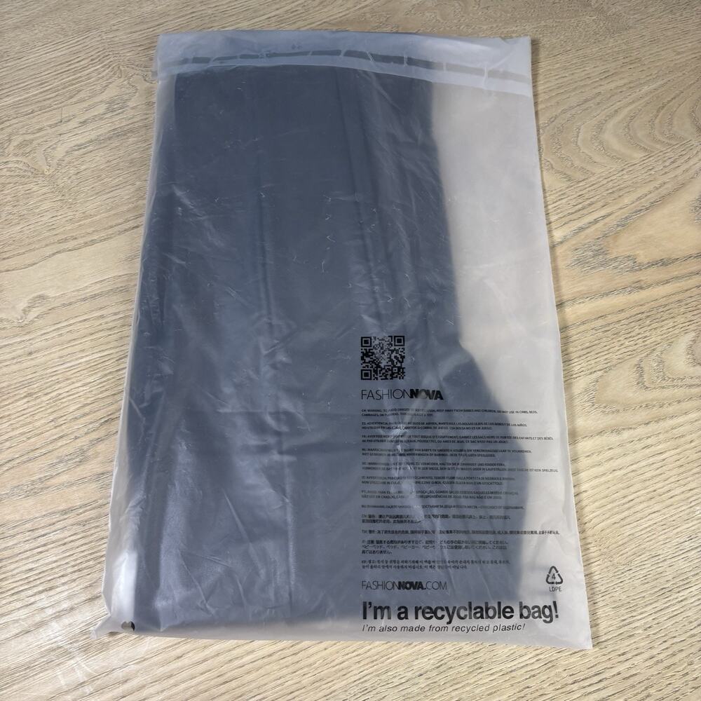 NWT FASHION NOVA Backin' It Up Faux Leather Leggings Black Medium Women’s New - Picture 4 of 4